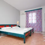 Fanis Hotell 2*